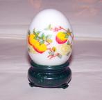 AVON Timeless eivormig porseleinen parfumflesje. Nwst., Verzamelen, Parfumverzamelingen, Ophalen of Verzenden, Zo goed als nieuw