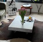 Stoere salon tafel van beton, Huis en Inrichting, Tafels | Salontafels, 50 tot 100 cm, Minder dan 50 cm, Overige materialen, 100 tot 150 cm
