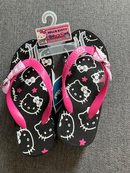 Nieuwe Hello Kitty flip flops slippers roze sleehak 28.5-30, Kinderen en Baby's, Kindermode-accessoires, Nieuw, Ophalen of Verzenden