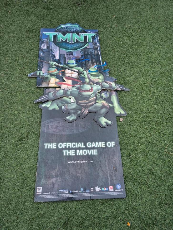 TMNT Movie Game Kartonnen Display Stand, Hobby en Vrije tijd, Feestartikelen, Gebruikt, Feestartikel, Film of Tv, Ophalen of Verzenden