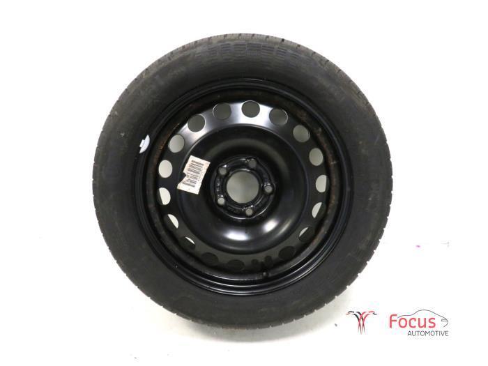 Velg + Band van een Opel Astra, Auto-onderdelen, Banden en Velgen, Personenwagen, Gebruikt, 6 maanden garantie, 12 maanden garantie