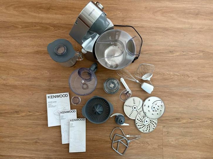 Kenwood KM280 serie, Witgoed en Apparatuur, Keukenmixers, Zo goed als nieuw, 4 liter of meer, 3 snelheden of meer, Ophalen of Verzenden