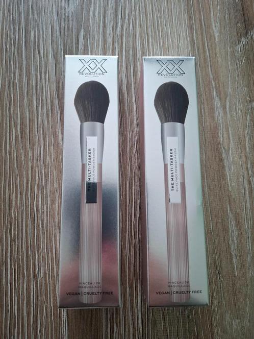 2 nieuwe XX RevolutieDe Multi-Tasker - Elite kwasten (317), Sieraden, Tassen en Uiterlijk, Uiterlijk | Cosmetica en Make-up, Nieuw
