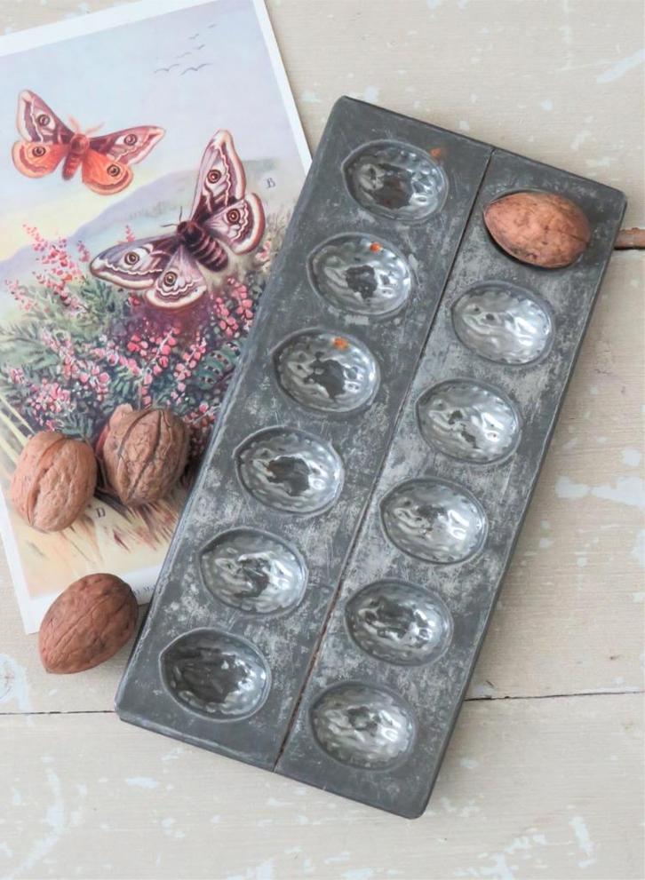 Oude chocoladevorm “Walnoot”, Antiek en Kunst, Antiek | Servies los, Ophalen of Verzenden