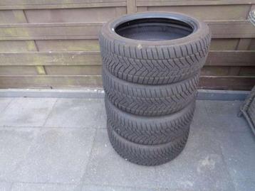 4 x Dunlop Winterbanden 225-45-R18-95V - Nieuwstaat 2024 beschikbaar voor biedingen