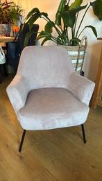 Zachtroze stoel met zwart stalen pootjes, Ophalen, Zo goed als nieuw, 75 tot 100 cm, 50 tot 75 cm