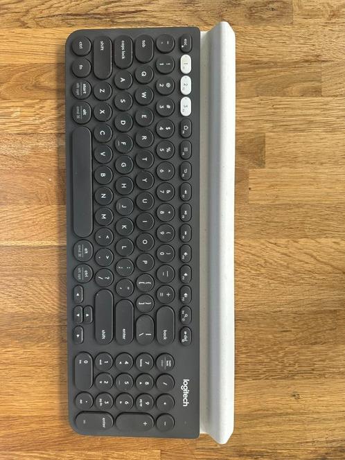 Logitech K780 Bluetooth Toetsenbord – Multi-Device – QWERTY, Computers en Software, Toetsenborden, Zo goed als nieuw, Qwerty, Ophalen