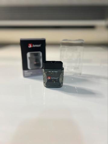 OBD2 Bluetooth Scanner Nieuw met app beschikbaar voor biedingen