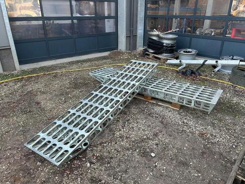 Onbekend Oprijplaten 250 x 60 cm 14.000 kg O steun, Zakelijke goederen, Machines en Bouw | Onderdelen