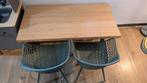Eiken tafel + 2 groene kinderstoelen, Kinderen en Baby's, Kinderkamer | Tafels en Stoelen, Ophalen, Zo goed als nieuw, Tafel(s) en Stoel(en)