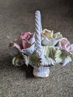 Vintage capodimonte porseleinen bloemenmand, Ophalen of Verzenden