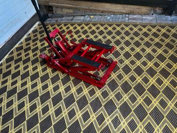 Harley Davidson Motorlift  beschikbaar voor biedingen