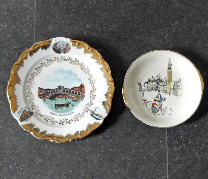 Venetië souvenirbord 2x wandbord Rialto brug San Marco plein, Antiek en Kunst, Curiosa en Brocante, Ophalen of Verzenden