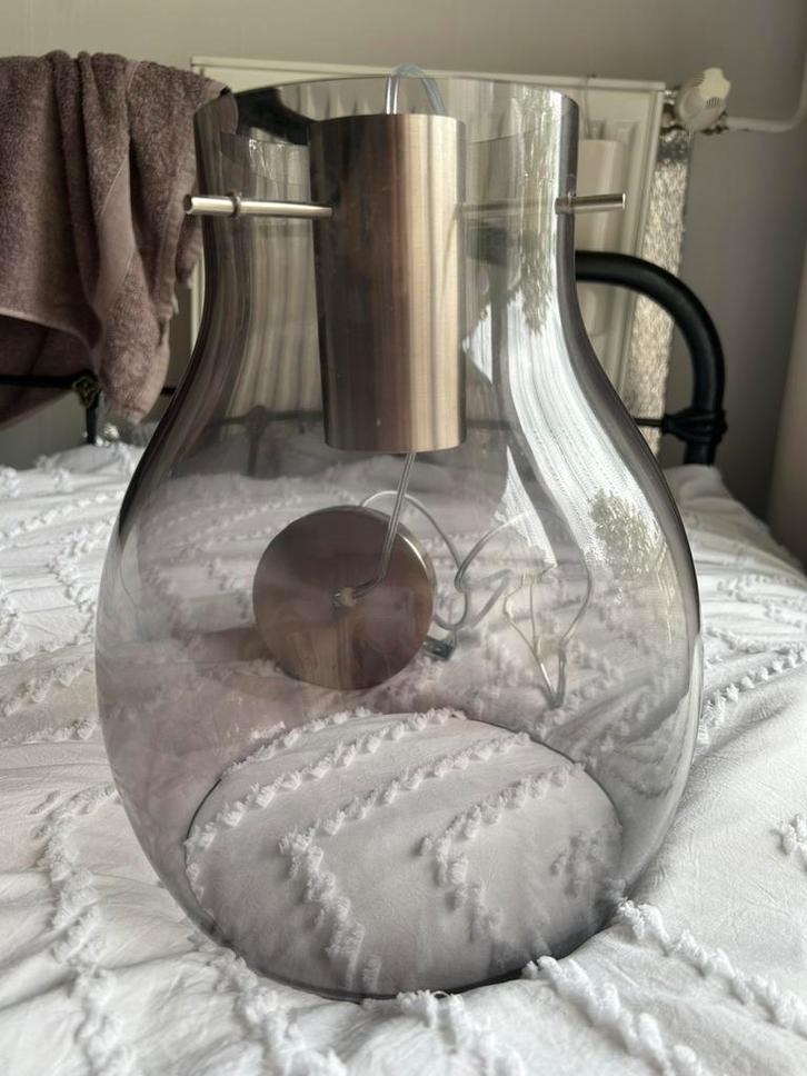 Hanglamp grijs rookglas, Huis en Inrichting, Lampen | Hanglampen, Zo goed als nieuw, Minder dan 50 cm, Glas, Ophalen of Verzenden