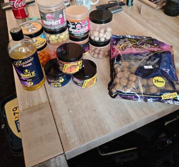Verschillende volle en halfvolle potjes pop up,Wafters, enz beschikbaar voor biedingen