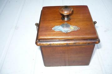 Puntgaaf antiek mahonie theekistje met Hollands zilver beschikbaar voor biedingen