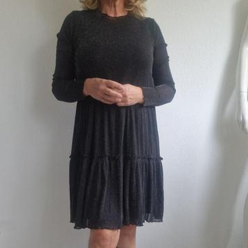 Moves by Minimum strokenjurk. Maat L. Zwart/glitter beschikbaar voor biedingen