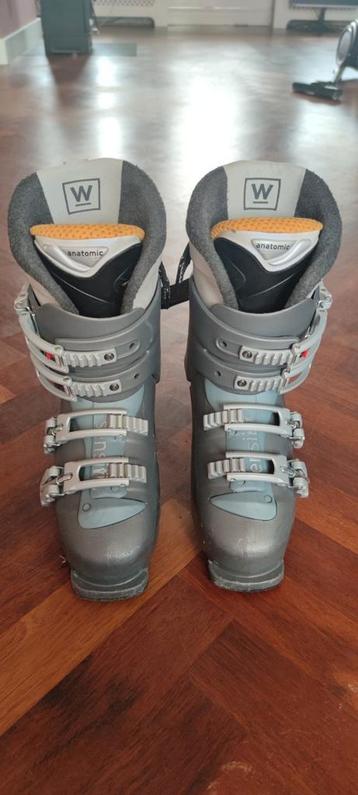 Atomic dames skischoenen mt 25-25,5 beschikbaar voor biedingen