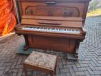 Duitse piano. Van beroemde firma Neuhaus & Sohne uit Kalkar., Muziek en Instrumenten, Piano's, Ophalen, Gebruikt, Bruin
