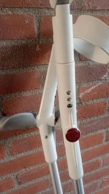 2 stuks Loopkrukken-Maat L-ook verstelbaar 8cm. beschikbaar voor biedingen