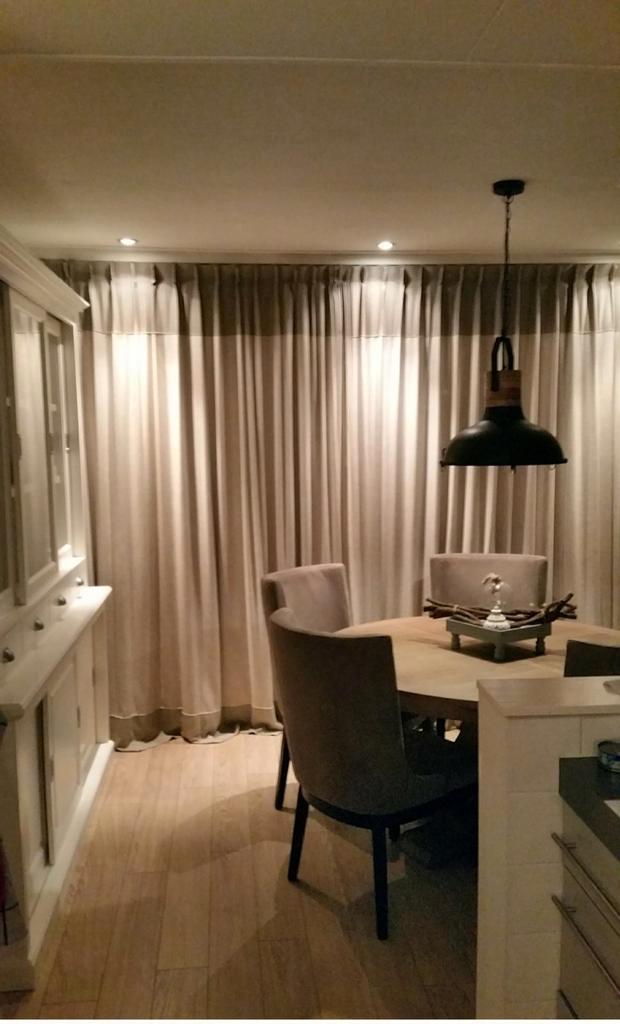 Eethoek met buffetkast - Eikenhout, Huis en Inrichting, Lampen | Hanglampen, Gebruikt, Minder dan 50 cm, Ophalen