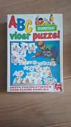 ABC Vloerpuzzel Sesamstraat - Nieuwstaat, Ophalen of Verzenden, 10 tot 50 stukjes, Zo goed als nieuw, 2 tot 4 jaar