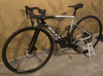 koersfiets beschikbaar voor biedingen