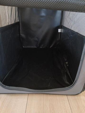 Op vouwbare reis box. beschikbaar voor biedingen