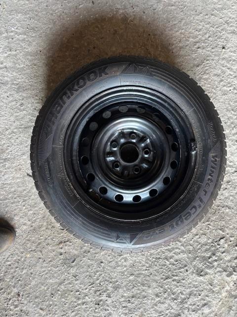 4 winterbanden 205/65 R15 Hankook Icept 8mm steek 5x114,3, Auto-onderdelen, Banden en Velgen, Band(en), Winterbanden, 15 inch