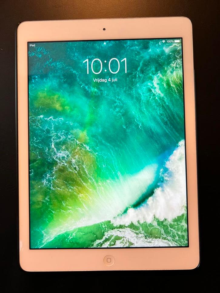 2x Apple iPad - Goed onderhouden, Computers en Software, Apple iPads, Gebruikt, Apple iPad, Wi-Fi, 9 inch, 16 GB, Wit, Ophalen of Verzenden