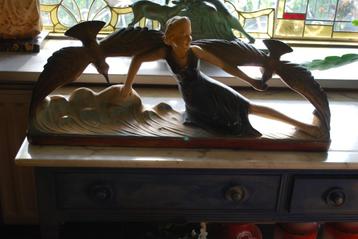 Antiek art deco beeld beschikbaar voor biedingen
