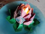 Unieke origami lotusbloem theelichthouder met LED-kaars, Huis en Inrichting, Woonaccessoires | Kandelaars en Kaarsen, Overige materialen