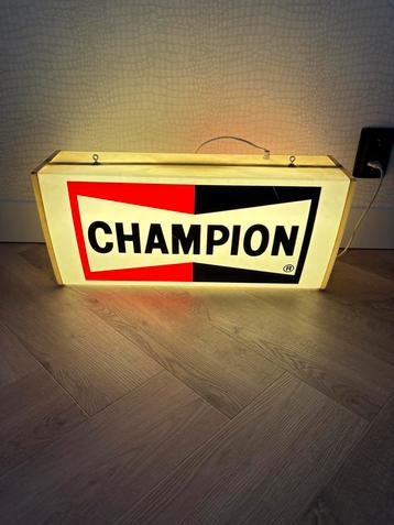 Champion lichtbak / reclame lamp beschikbaar voor biedingen