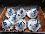 Prachtige antieke blauwe kop en schotels Mosa Maastricht, Antiek en Kunst, Antiek | Servies los, Ophalen of Verzenden