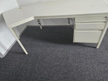 Bureau beschikbaar voor biedingen