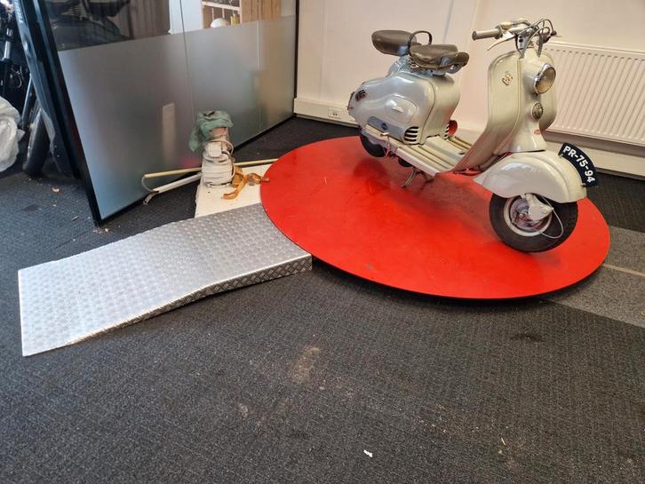 Elektrisch draaiplateau showroom 360 foto's fotostudio, Audio, Tv en Foto, Fotografie | Fotostudio en Toebehoren, Gebruikt, Overige typen