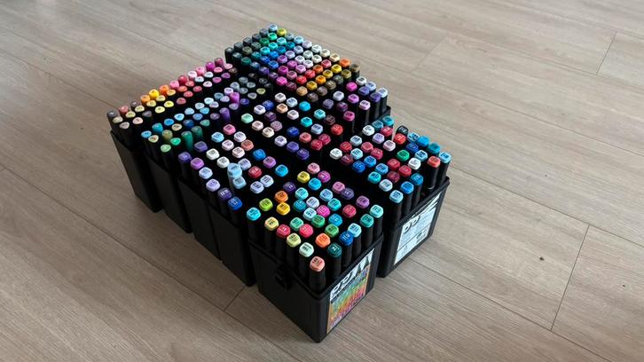 Diverse stiften, Hobby en Vrije tijd, Tekenen, Zo goed als nieuw, Potlood of Stift, Ophalen of Verzenden