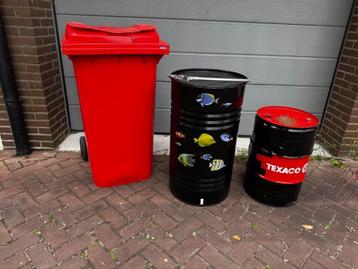 Diverse Kliko's en Olievaten voor shows en dagelijks gebruik beschikbaar voor biedingen