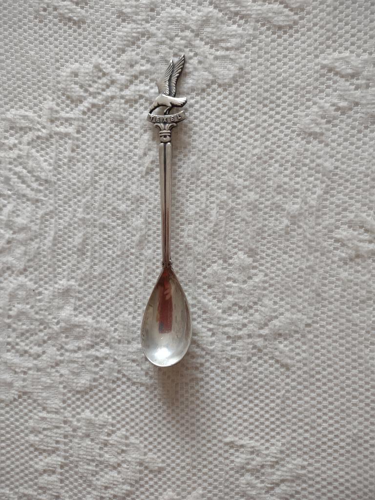 verzilverd posthoorn lepeltje met een meeuw/visdief. Texel., Antiek en Kunst, Ophalen of Verzenden