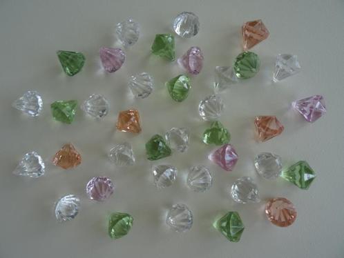 30 diamanten van acryl in 4 verschillende kleuren (nieuw), Hobby en Vrije tijd, Kralen en Sieraden maken, Nieuw, Kraal, Ophalen of Verzenden