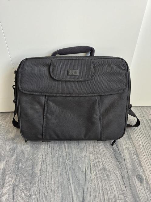 Case Logic laptoptas | zwart | Geschikt tot 17 inch laptops, Computers en Software, Laptoptassen, Zo goed als nieuw, Schoudertas