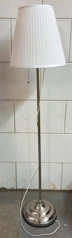 Staande lamp met witte kap, Ophalen of Verzenden, Zo goed als nieuw, Metaal, 150 tot 200 cm