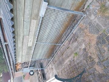 Mooie grote weide poort beschikbaar voor biedingen
