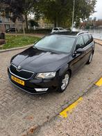 Skoda Octavia 1.6 TDI 81KW Comdi DSG 2015 Zwart, Auto's, Euro 6, 4 cilinders, Zwart, Stationwagon