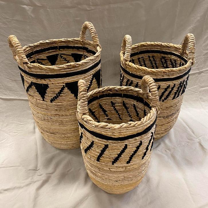 Te koop: Prachtige serie zeegras manden, Huis en Inrichting, Woonaccessoires | Schalen en Manden, Nieuw, Rond, Ophalen of Verzenden