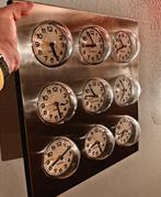 KARLSSON vintage wereld wandklok 9 tijdzones roestvrij staal, Ophalen of Verzenden, Zo goed als nieuw, Analoog, Wandklok