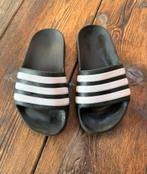 Adidas badslippers kind 5/6 jaar, Ophalen, Zo goed als nieuw, Schoentjes