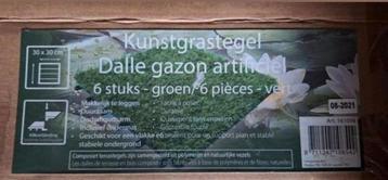 3 pakken kunstgrastegels.  beschikbaar voor biedingen