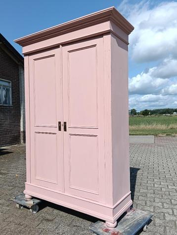 Antieke oude brocante kast geheel demontabel ! beschikbaar voor biedingen