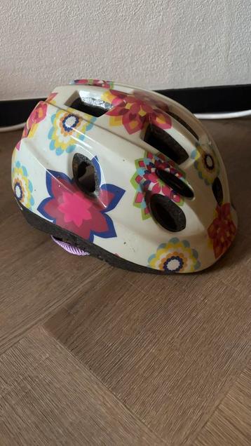 BBBcycling fietshelm maat S 48-54cm verstelbaar met bloemen beschikbaar voor biedingen